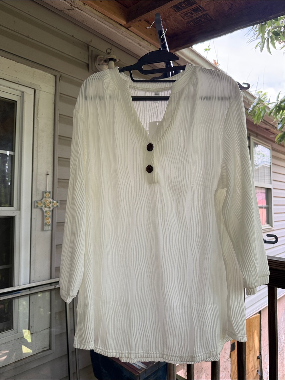 New w/tags Women’s 1X White Tunic 29” long summer weight very soft 3/4” sleeves